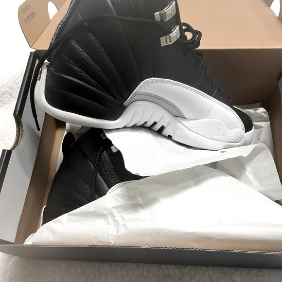 Jordan 12 Retro "White/Black - Picture 7 of 8